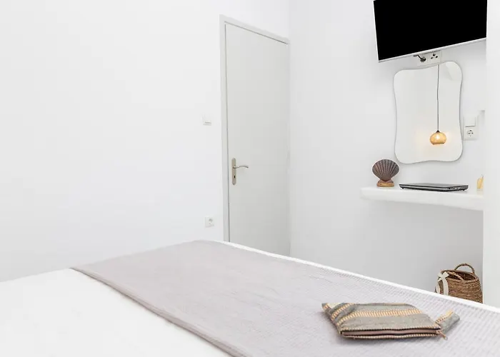 The Seashell * Naxos City