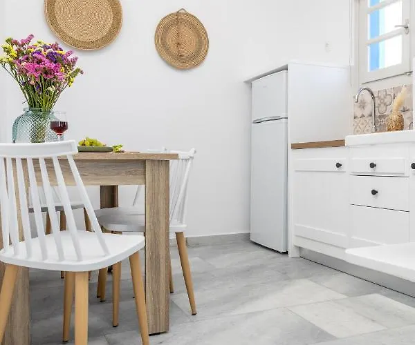 The Seashell * Naxos City