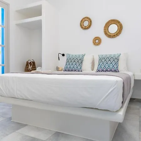 The Seashell Apartment *