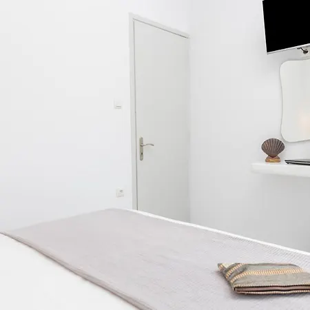 The Seashell * Naxos City